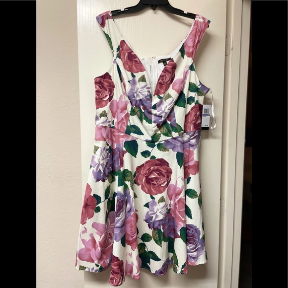 City Studio dress - Picture 4 of 5